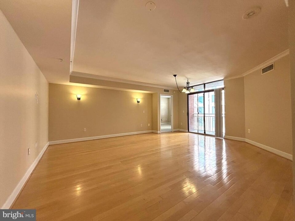 1201 N Garfield St in Arlington, VA - Building Photo