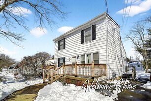 24 Steinhardt Ave in Old Bridge, NJ - Building Photo