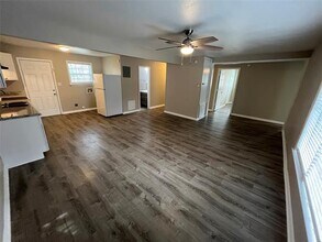 2945 Andrea Ln in Dallas, TX - Building Photo - Building Photo