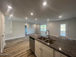 18553 Oak Bay Dr in Biloxi, MS - Building Photo - Building Photo