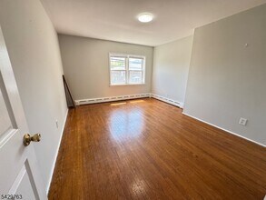 625 Bound Brook Rd in Middlesex, NJ - Building Photo - Building Photo