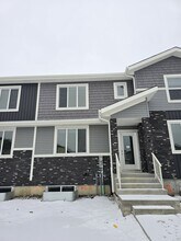 132 Mitchell Bnd in Leduc, AB - Building Photo - Building Photo