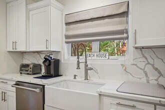 18 Park Cir in Quogue, NY - Building Photo - Building Photo