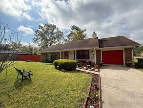 704 Olive St in Hinesville, GA - Building Photo - Building Photo