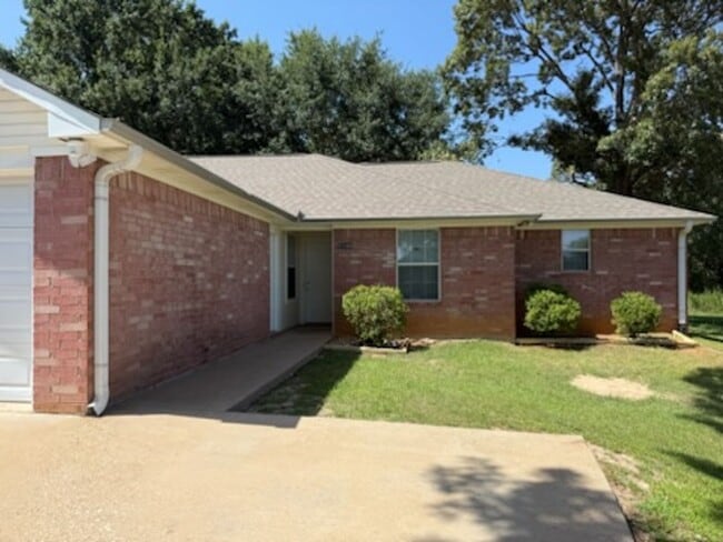 17060 CR 191 in Flint, TX - Building Photo - Building Photo