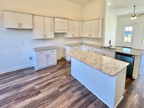 7552 Newbury Dr in Olive Branch, MS - Foto de edificio - Building Photo