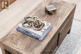 760 Lawrence Ave W in Toronto, ON - Building Photo - Building Photo