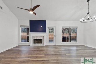 110 St Ives Way in Savannah, GA - Foto de edificio - Building Photo