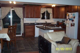 1018 E 9400 S in Sandy, UT - Building Photo