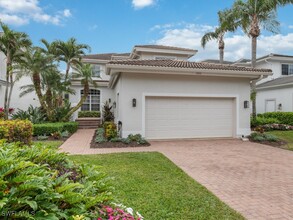 3868 Clipper Cove Dr in Naples, FL - Foto de edificio - Building Photo