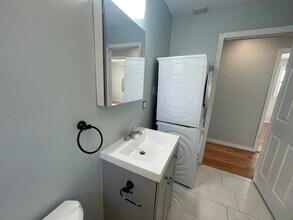11 Orchard St, Unit Apt1 in Salem, MA - Building Photo - Building Photo