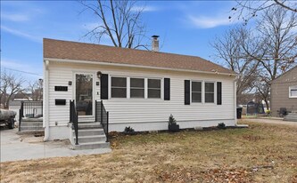 7733 Webster St in Omaha, NE - Building Photo