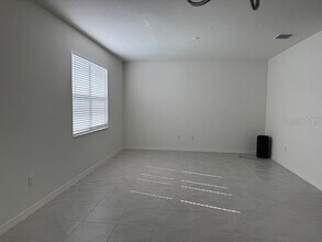 317 Sunbrook Dr in Groveland, FL - Building Photo - Building Photo