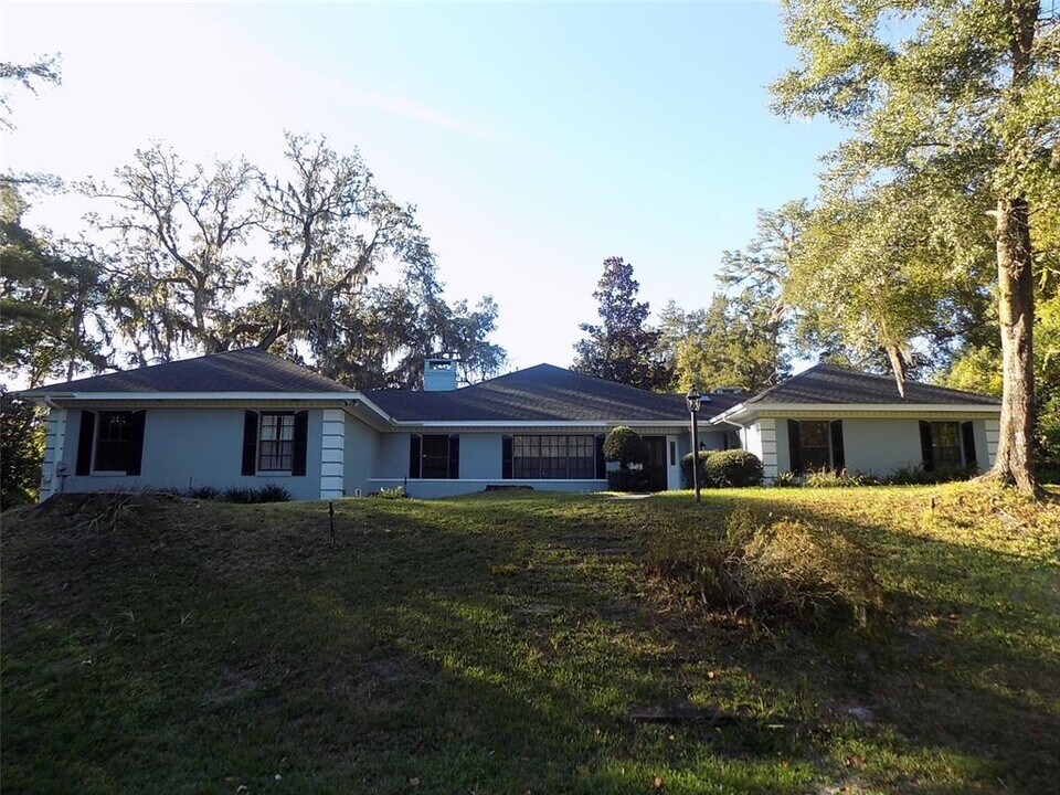 408 Sassafras Ln in Mount Dora, FL - Building Photo