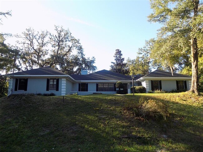 property at 408 Sassafras Ln