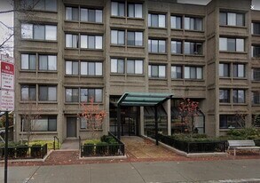 1731 Beacon St in Brookline, MA - Building Photo