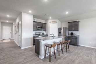 3501 Molly Dr in Yukon, OK - Building Photo - Building Photo