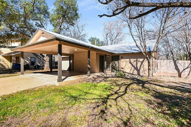 property at 1402 Waterloo Tr