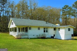 7025 Rico Rd in Palmetto, GA - Foto de edificio - Building Photo