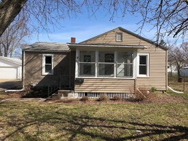 231 31st Ave in East Moline, IL - Building Photo