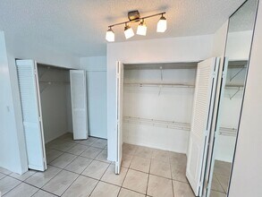 501 Three Islands Boulevard in Hallandale, FL - Building Photo - Building Photo