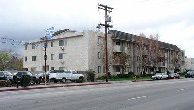 Vanowen Apartments in Van Nuys, CA - Building Photo - Building Photo