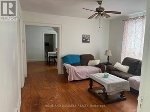 2 Patricia St in Thorold, ON - Building Photo - Building Photo