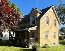 77 Crestwood Rd in Fairfield, CT - Building Photo
