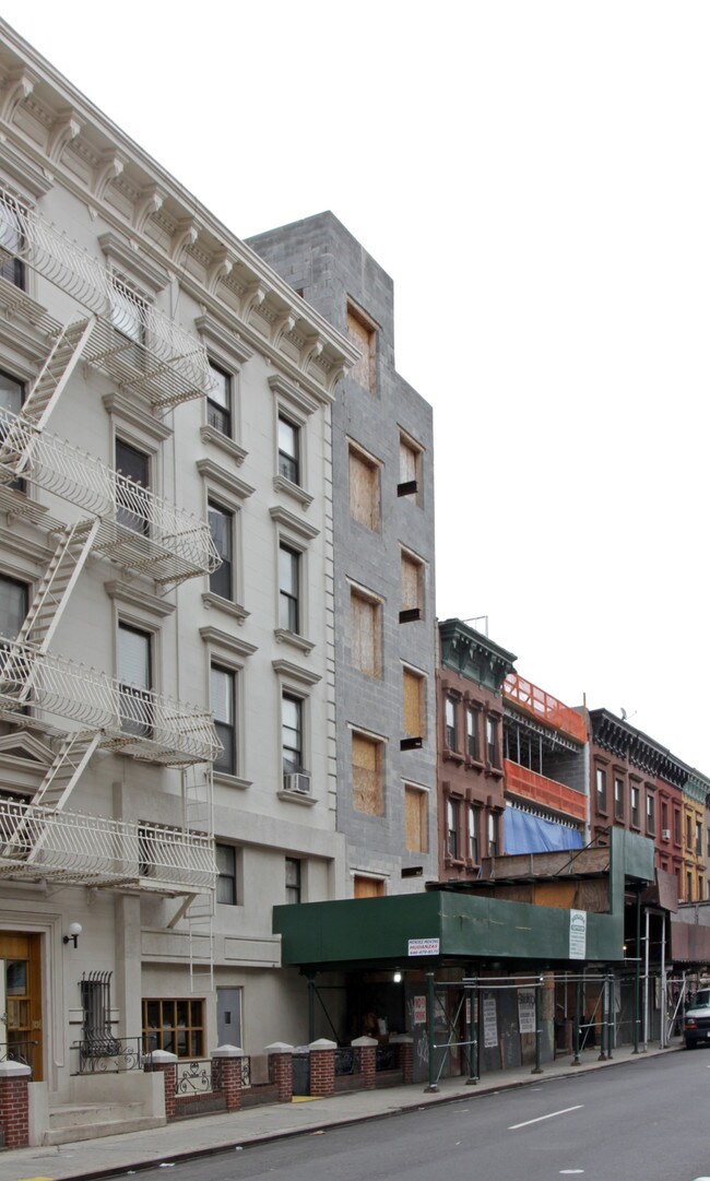 77 W 126th St in New York, NY - Building Photo - Building Photo