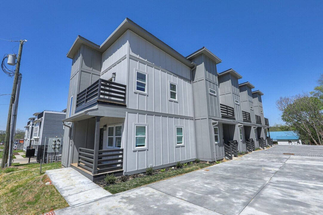 109 Duke St in Nashville, TN - Building Photo