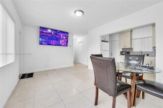 9 W 16th St in Hialeah, FL - Building Photo - Building Photo