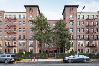 8511 Lefferts Blvd in Kew Gardens, NY - Building Photo - Building Photo