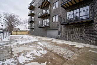 503 E Pershing Rd in Chicago, IL - Building Photo - Building Photo