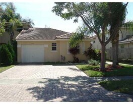 8990 NW 53rd Ct in Sunrise, FL - Building Photo