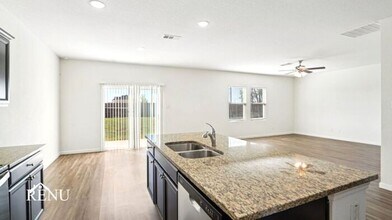 830 Oakhurst Dr, Unit 103 in Lavon, TX - Building Photo - Building Photo