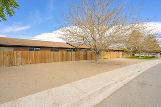 360 Jill Ct in Fernley, NV - Building Photo - Building Photo