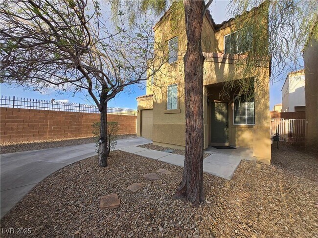 10142 Village Edge Pl in Las Vegas, NV - Building Photo - Building Photo