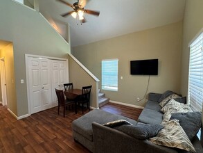 419 W Concho St in Rockport, TX - Building Photo - Building Photo