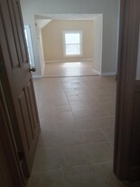 27 Thornley St, Unit Apartment 3 in Pawtucket, RI - Building Photo