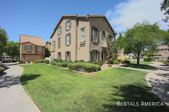 5618 S 21st Terrace in Phoenix, AZ - Building Photo - Building Photo