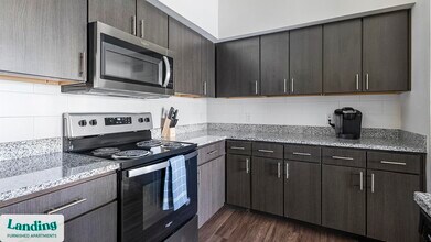 1601 S Heatherwilde Blvd in Pflugerville, TX - Foto de edificio - Building Photo