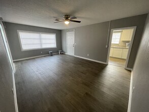 338 W Bay Ave in Eagle Lake, FL - Building Photo - Building Photo