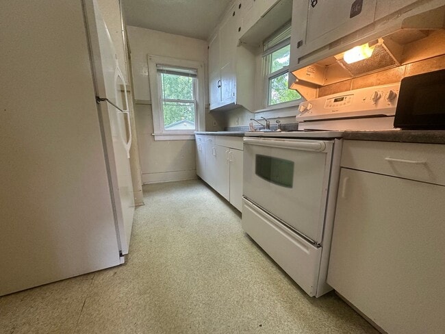 652 Conger St in Waterloo, IA - Building Photo - Building Photo