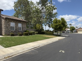 5313 Pelican Hill Dr in Bakersfield, CA - Building Photo