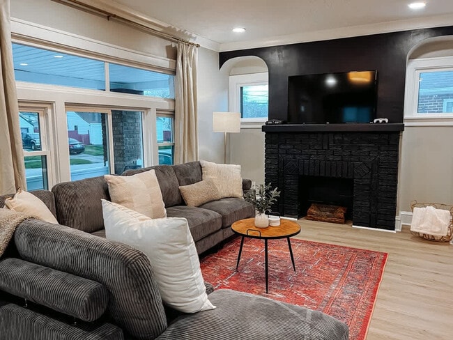 3923 Victory Blvd in Cleveland, OH - Building Photo - Building Photo