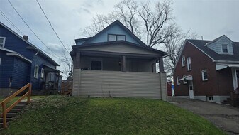 35 Dayton St in Johnson City, NY - Building Photo