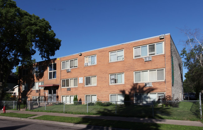 2726 Bloomington Ave S in Minneapolis, MN - Foto de edificio - Building Photo