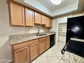 16635 N Cave Creek Rd in Phoenix, AZ - Building Photo - Building Photo