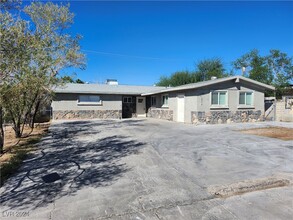 3309 N Crawford St in North Las Vegas, NV - Building Photo - Building Photo