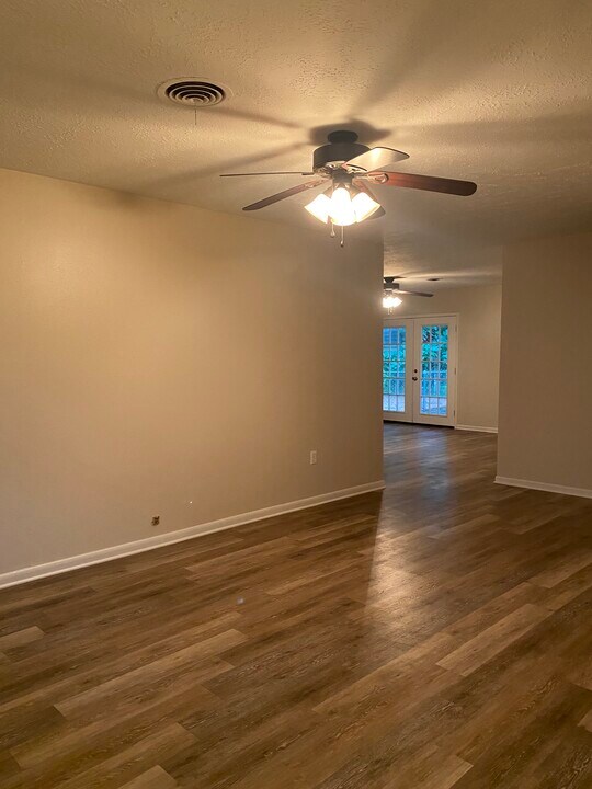 1108 Dona Dr in Bryan, TX - Building Photo